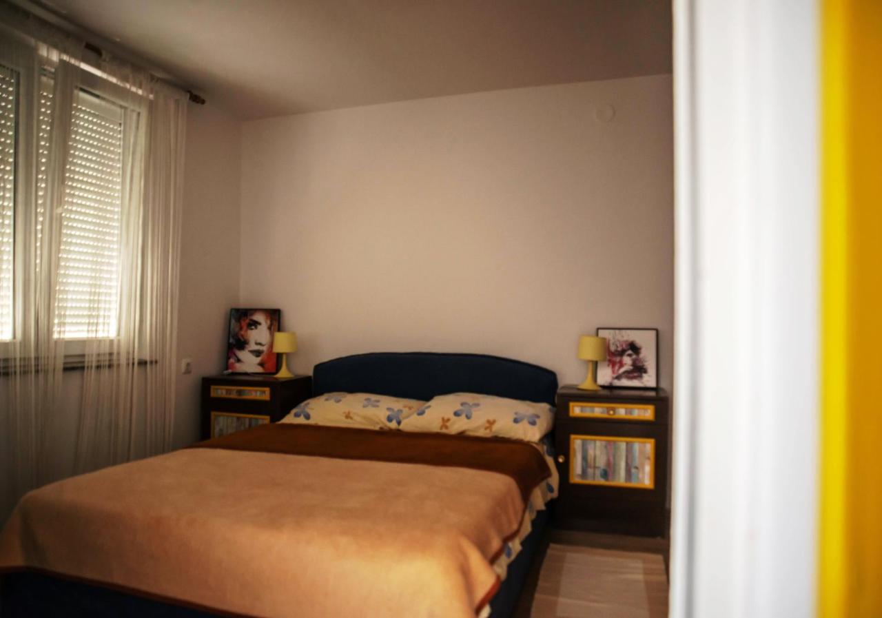 Ferienwohnung Urban Oaza Pula Exterior foto
