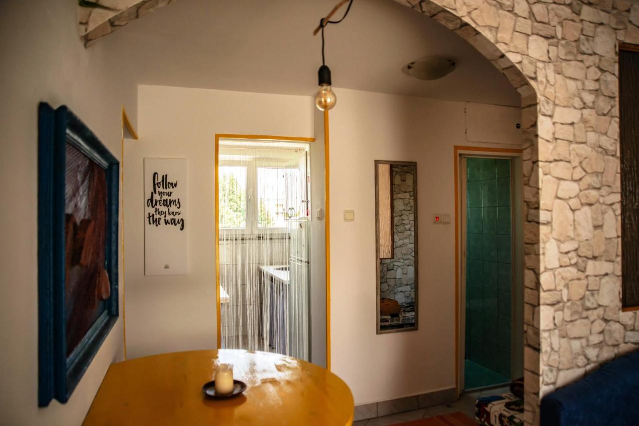 Ferienwohnung Urban Oaza Pula Exterior foto